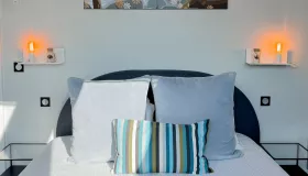 Photo de la chambre classique la Colombier de l'hôtel les Suites du Lac.