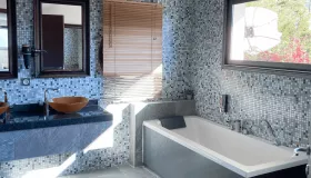 Photo de la chambre classique la Dent du Chat de l'hôtel les Suites du Lac.