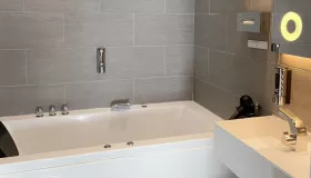 Photo de la chambre supérieur la Mont Granier des Suites du Lac à Aix les Bains.